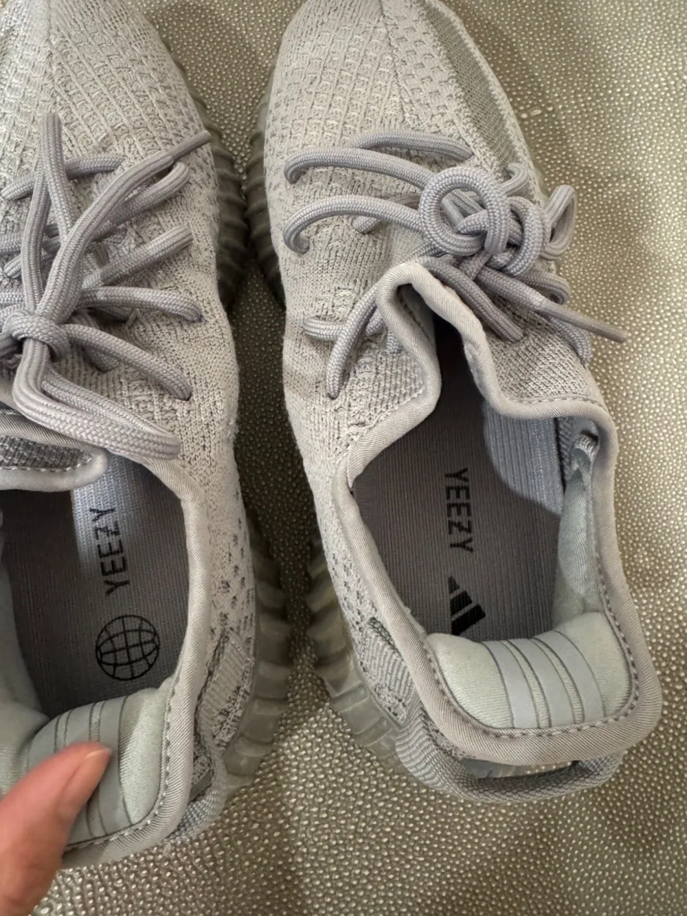 adidas Yeezy Boost 350 V2 Steel Grey Men’s 8.5 Women’s 9.5